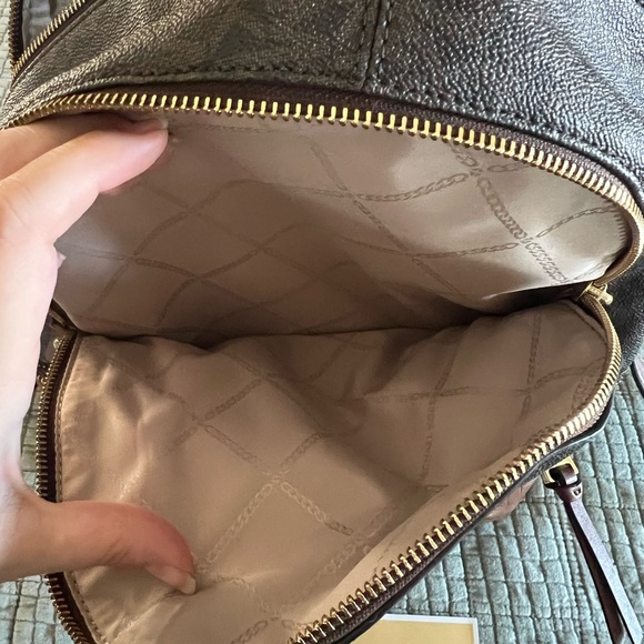 Perfect condition! Michael Kors book bag- mid size. - Picture 4 of 9